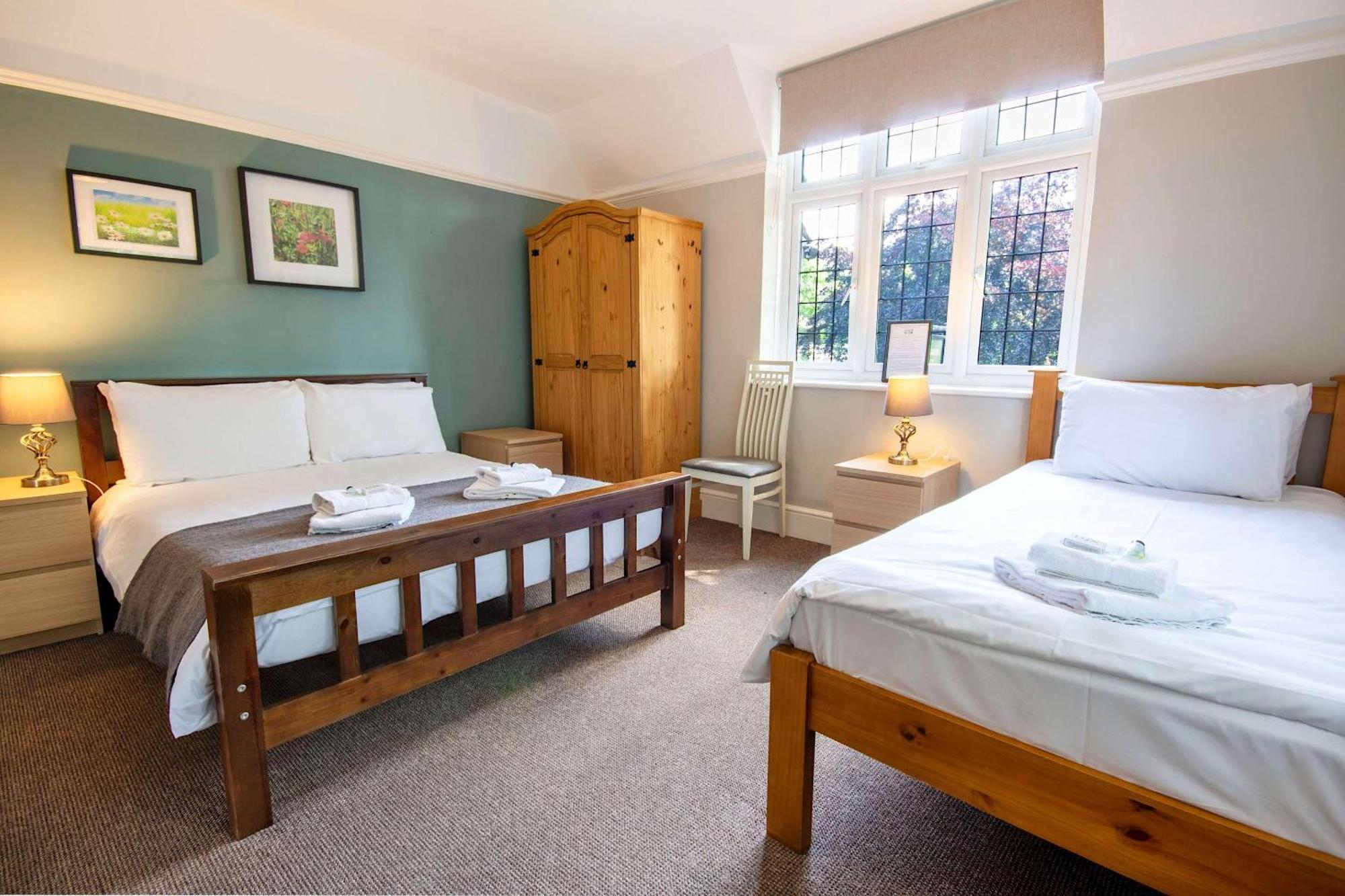 Inn The W7 London